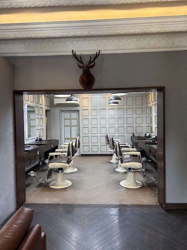 CHIEF Barbershop Erlangga interior