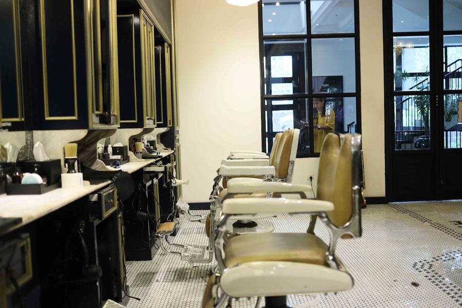 CHIEF Barbershop Cipete interior